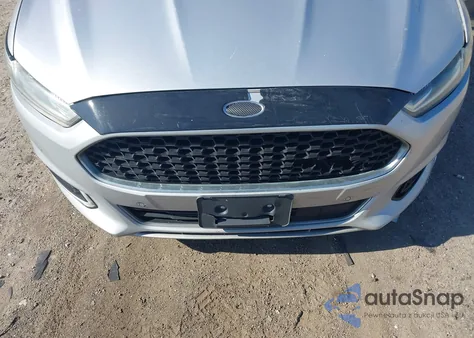 2014 Ford Fusion Energi Titanium z USA, uszkodzony, nr VIN 3FA6P0SU6ER382621